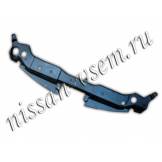 Накладка на переднюю панель (пластик) Nissan Tiida ( ниссан тиида ) 62322EM30A